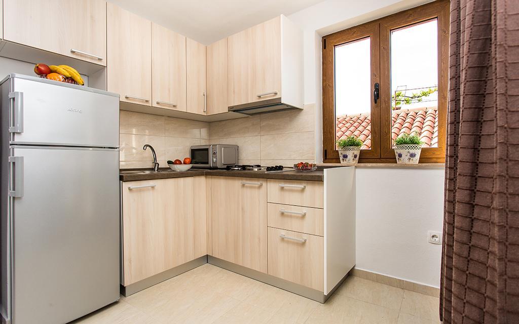 Apartment & Room Antonio Врбник Экстерьер фото