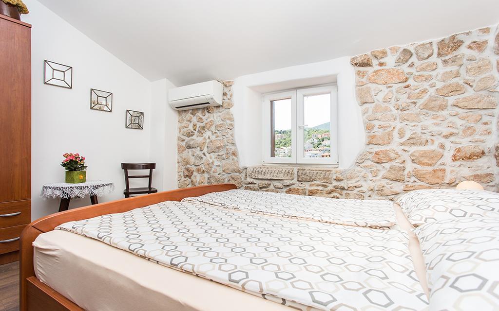 Apartment & Room Antonio Врбник Экстерьер фото