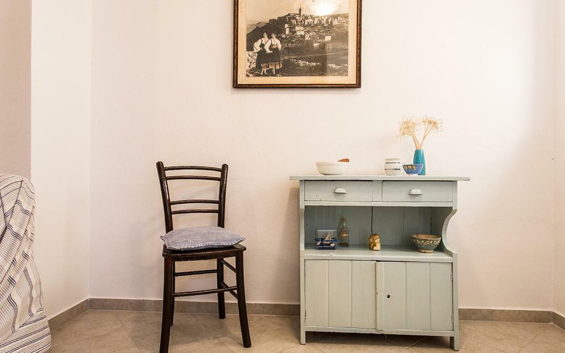 Apartment & Room Antonio Врбник Экстерьер фото